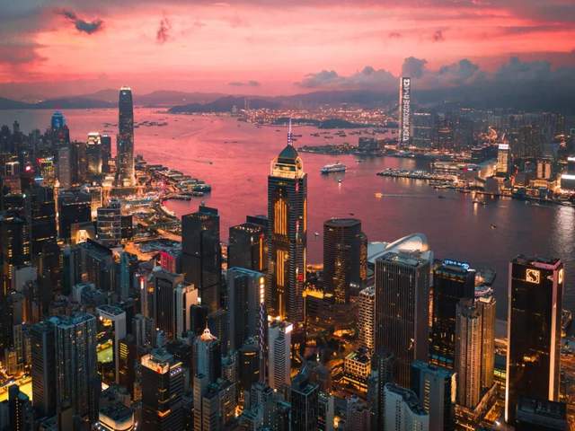 抢人”半年，香港仍然“缺人”-5.jpg
